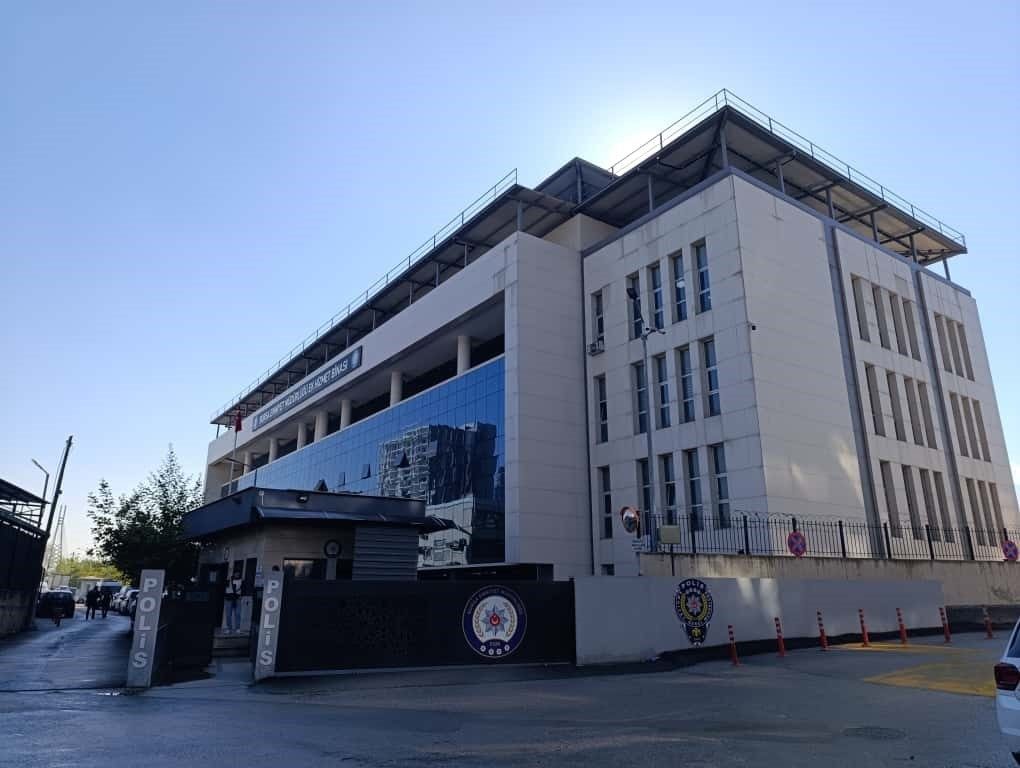 chpli eski belediye baskani ve esi de gozaltinda 95c7ecf8b564 |