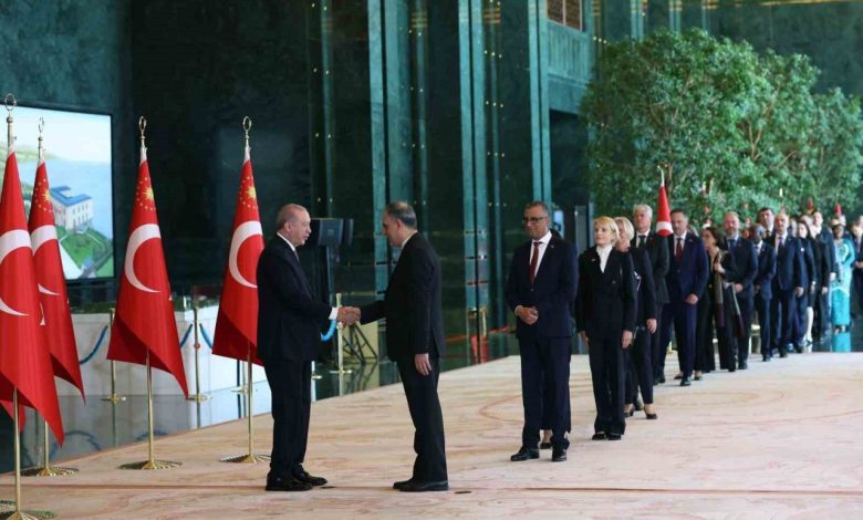 Cumhurbaşkanı Erdoğan, 29 Ekim Cumhuriyet Bayramı tebriklerini kabul etti 1 cumhurbaskani erdogan 29 ekim cumhuriyet bayrami tebriklerini kabul etti 7b1e0a4e7a09 |