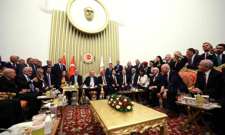 cumhurbaskani erdogan tbmmde parti lideriyle bulustu 8bd873e5d509 |
