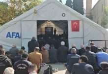 Depremin vurduğu Sındırgı’da cuma namazı çadırlarda kılındı 33 depremin vurdugu sindirgida cuma namazi cadirlarda kilindi 83ef4f8292b1 |