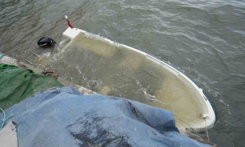 edremit korfezinde siddetli lodos balikci teknelerini batirdi 439ad5c21bd4 e1761331907389 |