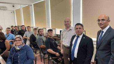 edremit meslek yuksekokulunda efe berk sakin bilgisayar laboratuvari acildi e9f1221d96c0 |