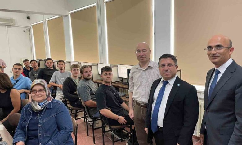 edremit meslek yuksekokulunda efe berk sakin bilgisayar laboratuvari acildi e9f1221d96c0 |
