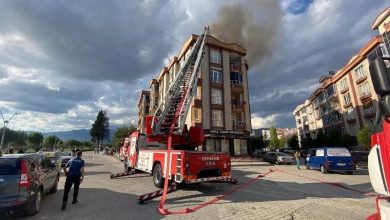 edremitte apartmanin catisinda yangin cikti 7a2c4a3189e7 |