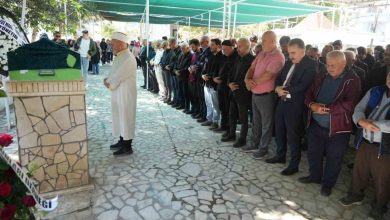 Edremit’te cani saldırganın vurduğu genç mühendis son yolculuğuna uğurlandı 2 edremitte cani saldirganin vurdugu genc muhendis son yolculuguna ugurlandi f06cc96ebf5b |