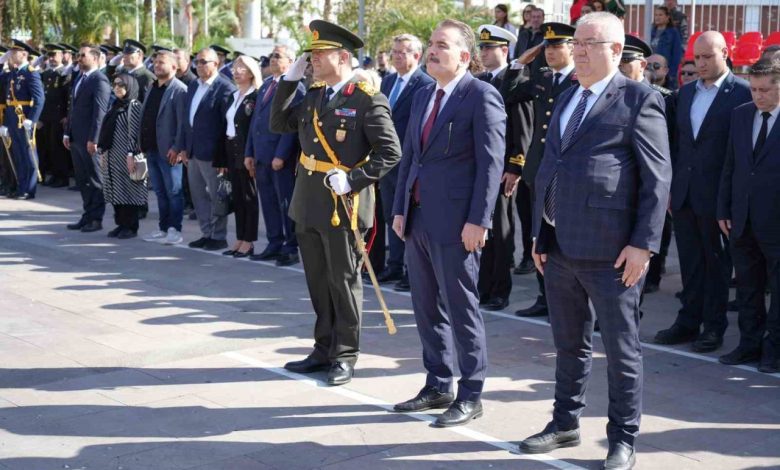 Edremit’te Cumhuriyet Bayramı kutlamaları, Atatürk Anıtına çelek sunumuyla başladı 1 edremitte cumhuriyet bayrami kutlamalari ataturk anitina celek sunumuyla basladi 71723b50f1df |