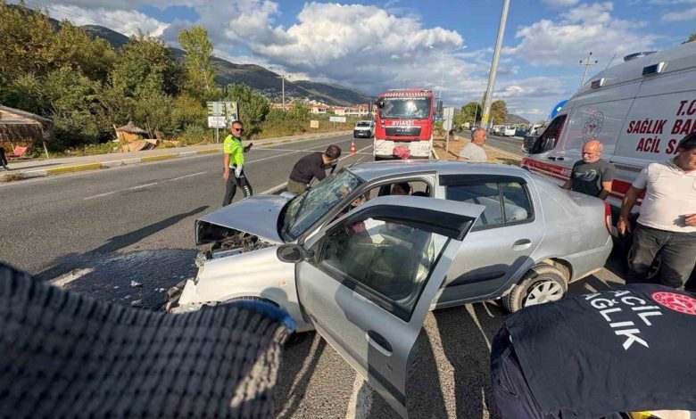 edremitte trafik kazasi 2 yarali 823651e89e75 |