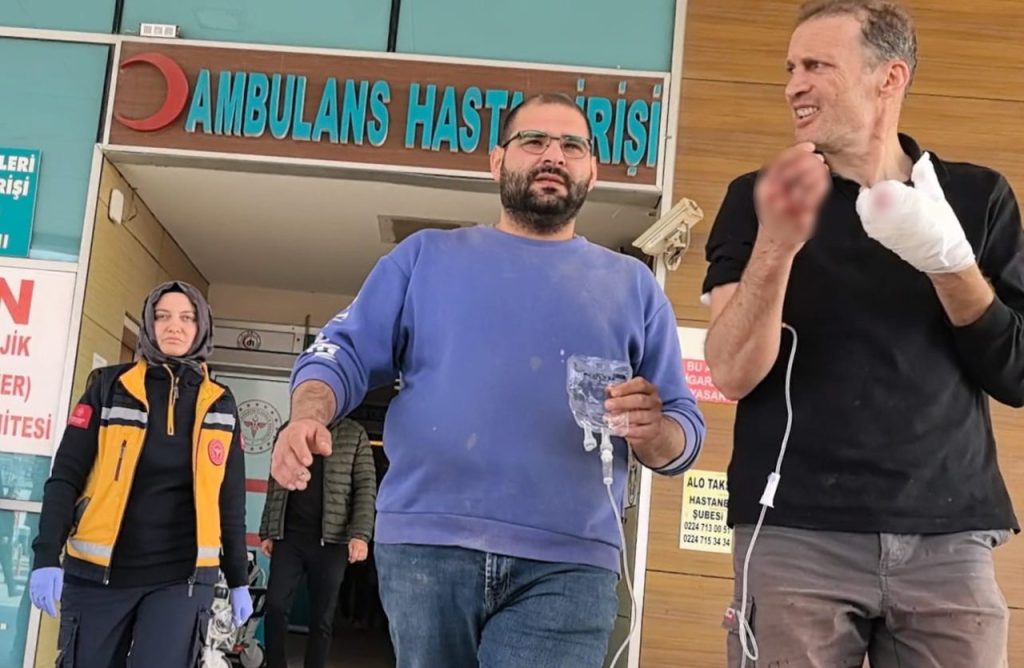 elini freze makinesine kaptiran marangozun parmaklari koptu aad883cc1345 |