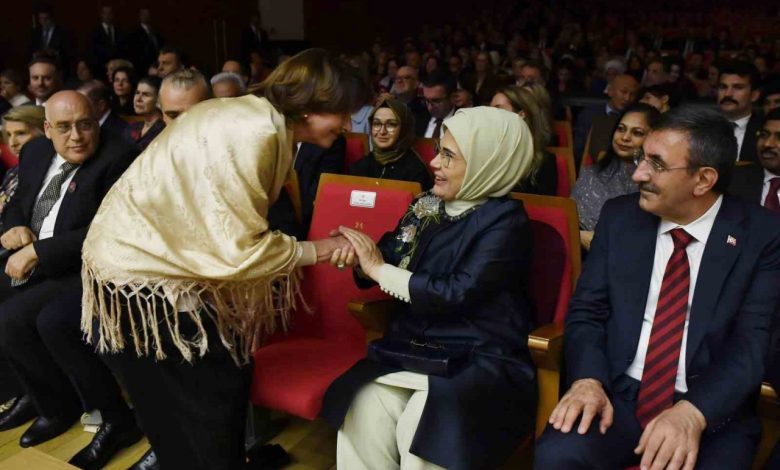 Emine Erdoğan, Gazze’ye destek için düzenlenen flamenko gösterisine katıldı 1 emine erdogan gazzeye destek icin duzenlenen flamenko gosterisine katildi a2e3e05bc7f5 |