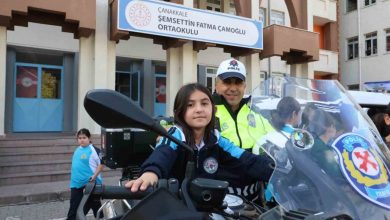 Emniyet ekiplerinden öğrencilere akran zorbalığı ve siber suçlar bilgilendirmesi 1 emniyet ekiplerinden ogrencilere akran zorbaligi ve siber suclar bilgilendirmesi 3eeb20682bfe |