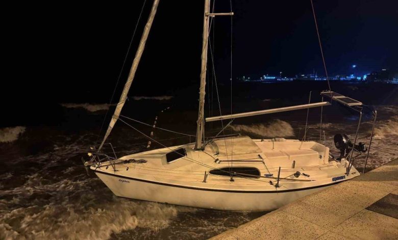 erdekte siddetli lodos etkili oldu tekneler suruklendi b06712526c54 |