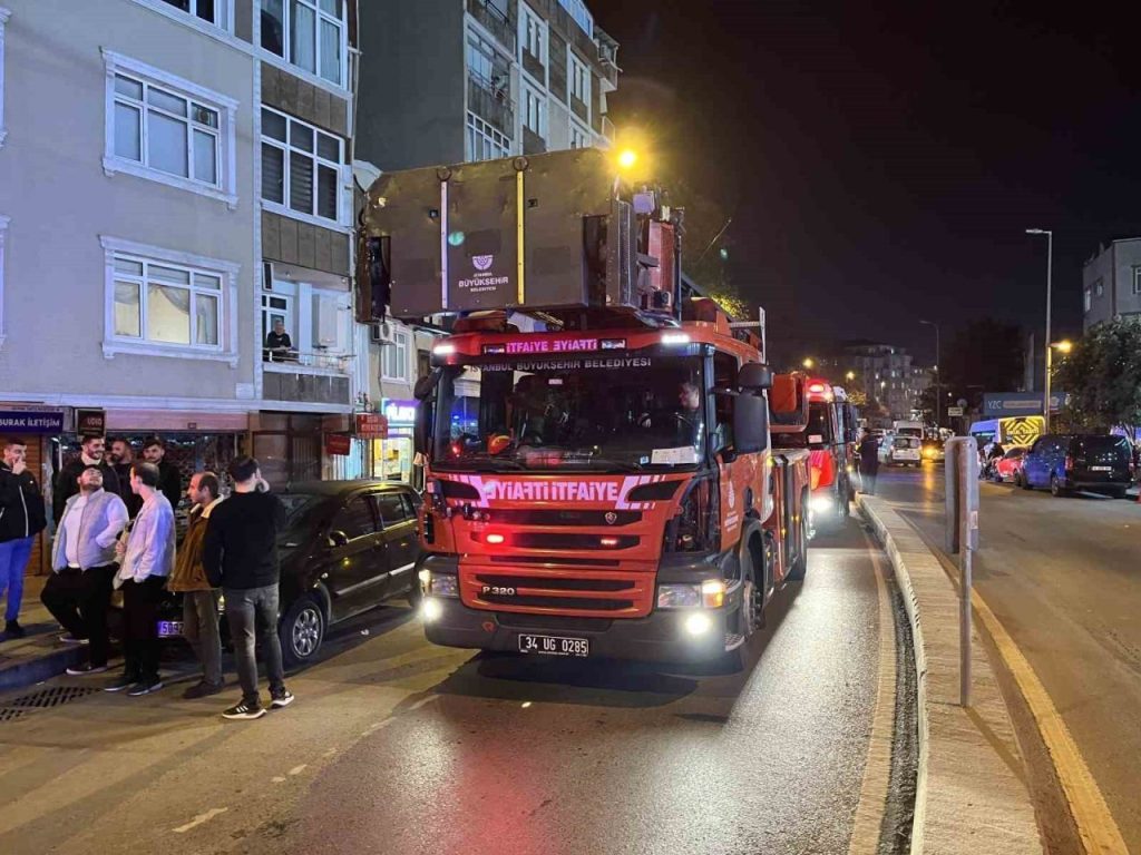 esenlerde 5 katli binada yangin 15 kisi dumandan etkilendi 6cdced7b8af5 |