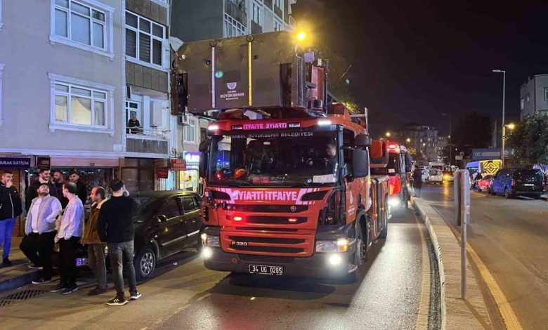 Esenler’de 5 katlı binada yangın: 15 kişi dumandan etkilendi 1 esenlerde 5 katli binada yangin 15 kisi dumandan etkilendi 6cdced7b8af5 |