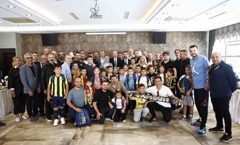 Fenerbahçe, gittiği deplasmanlardaki okullara kırtasiye malzemesi desteği verecek 1 fenerbahce gittigi deplasmanlardaki okullara kirtasiye malzemesi destegi verecek 471dbcce3bed |