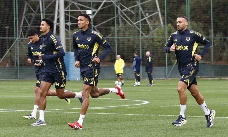 Fenerbahçe, günü iki antrenmanla tamamladı 1 fenerbahce gunu iki antrenmanla tamamladi cbcb3cb02bb4 |