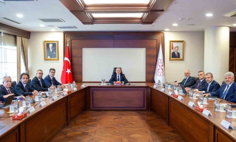 Finansal İstikrar Komitesi, Bakan Şimşek önderliğinde toplandı 1 finansal istikrar komitesi bakan simsek onderliginde toplandi 86a07648421e |
