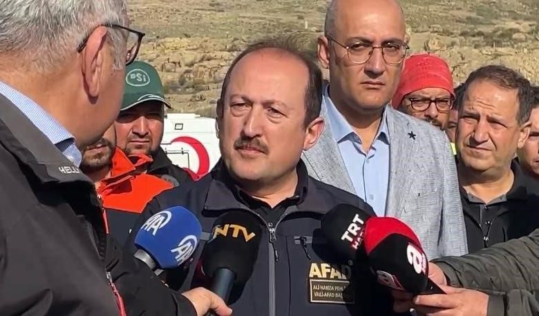 Foça’da selin ardından vatandaşların yaraları sarılıyor 1 focada selin ardindan vatandaslarin yaralari sariliyor 0fa7304e8931 |