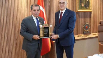 galatasaray baskani dursun ozbekten cumhuriyet bassavcisi baris dumana ziyaret ea841e1f279f |