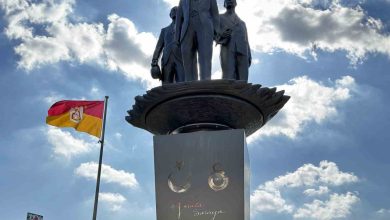 galatasarayda gazi mustafa kemal ataturk tevfik fikret ve ali sami yen anitinin acilisi yapildi 5f880a9e3ab2 |