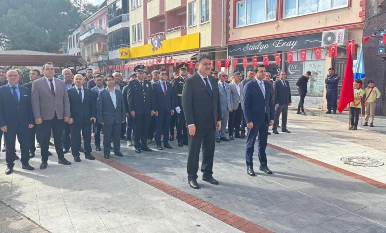 Havran’da Cumhuriyetin 102. Yılı kutlamaları çelenk sunma töreniyle başladı 1 havranda cumhuriyetin 102 yili kutlamalari celenk sunma toreniyle basladi 4c5d661438b7 |