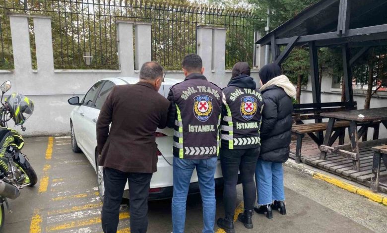 İki sürücünün yol verme kavgası karakolda bitti 1 iki surucunun yol verme kavgasi karakolda bitti 7066040ba097 |
