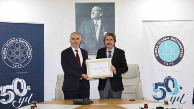 İl Sağlık Müdürlüğü’nden BUÜ’ye özel sertifika 2 il saglik mudurlugunden buuye ozel sertifika ecb91edf0556 |