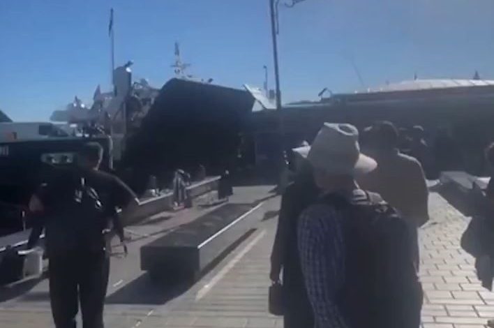 istanbulda arabali vapur iskeleye carpti kaza ani kameraya yansidi 4dda16f6ab4c |