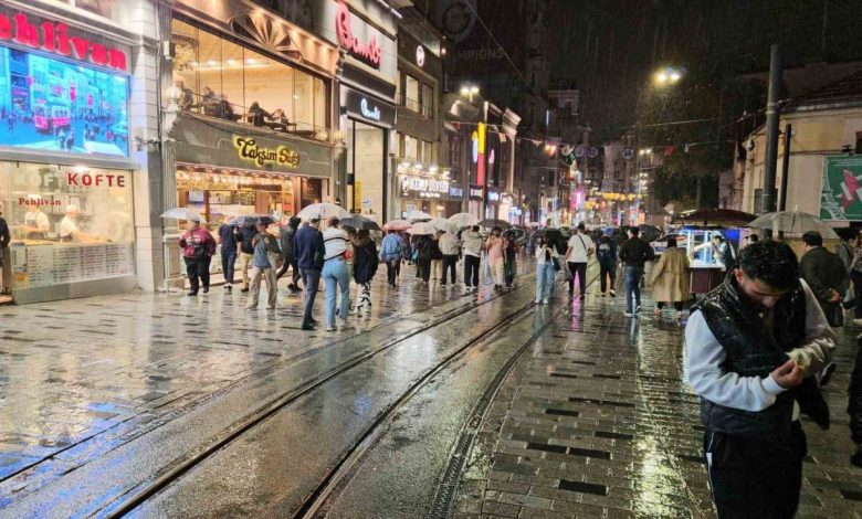 istanbulda saganak yagis etkili oluyor 42d798fad243 |