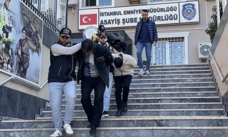 İstanbul’da turistin parasını "tırnakçılık" yöntemiyle çaldılar 1 istanbulda turistin parasini tirnakcilik yontemiyle caldilar 1a72ff2dc320 |