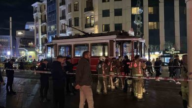 istiklal caddesinde nostaljik tramvayda yangin panigi d56922ca6953 |