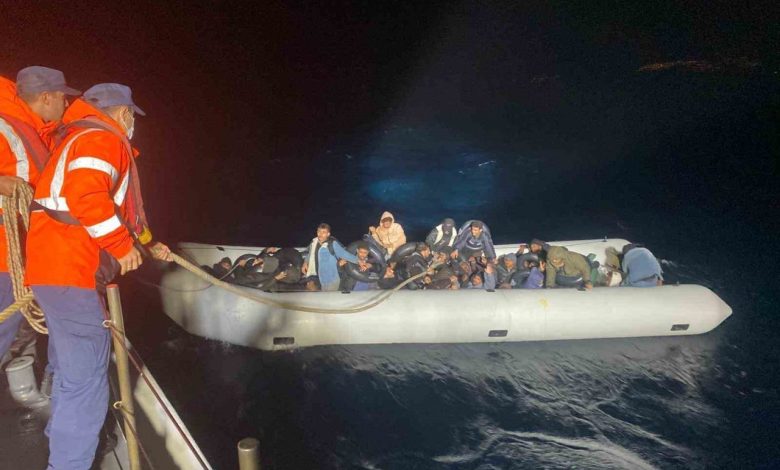 İzmir açıklarında 2 lastik bot durduruldu, 86 göçmen yakalandı 1 izmir aciklarinda 2 lastik bot durduruldu 86 gocmen yakalandi 65820d9a936f |