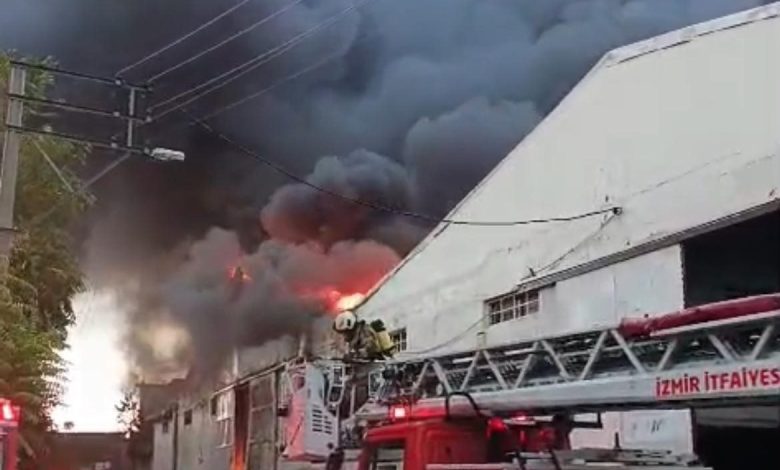 İzmir Bornova’da depo yangını 1 izmir bornovada depo yangini 89c29cb192a8 |