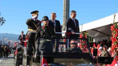 izmirde cumhuriyet bayrami coskusu 048ec928c504 |