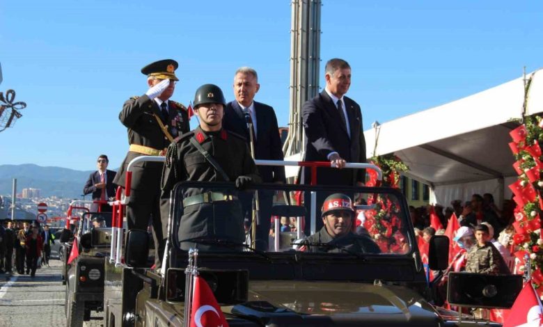 İzmir’de Cumhuriyet Bayramı coşkusu 1 izmirde cumhuriyet bayrami coskusu 048ec928c504 |