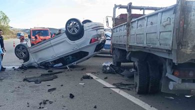 Kamyonete çarpan araç takla attı: 2 yaralı 4 kamyonete carpan arac takla atti 2 yarali a4f9db757a02 |