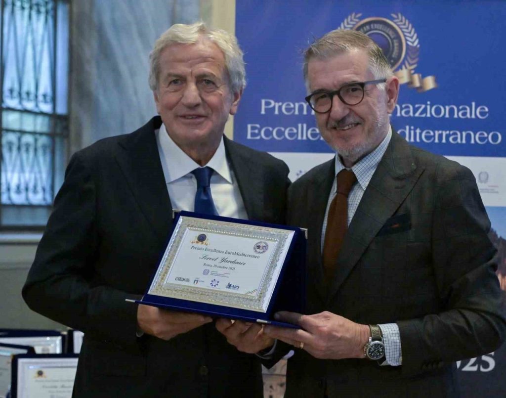 kenan yildiz servet yardimci ve jose mourinhoya italyadan odul 7687650df093 |