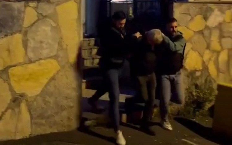 Kendisine havlayan köpeği ezen şüpheli yakalandı 1 kendisine havlayan kopegi ezen supheli yakalandi 03c16164a210 |