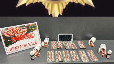 Konak’ta zehir tacirlerine büyük darbe: 15 tutuklama 3 konakta zehir tacirlerine buyuk darbe 15 tutuklama f0704abfc7f0 |