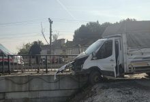 kontrolden cikan kamyonet kopru demirlerine saplandi 805de9e953f8 |