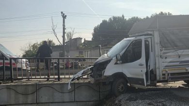 Kontrolden çıkan kamyonet köprü demirlerine saplandı 4 kontrolden cikan kamyonet kopru demirlerine saplandi 805de9e953f8 |