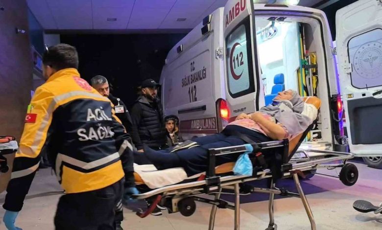 Kontrolden çıkan otomobil duvara çarptı: 3 kişi yaralandı 1 kontrolden cikan otomobil duvara carpti 3 kisi yaralandi 246abe0bc834 |