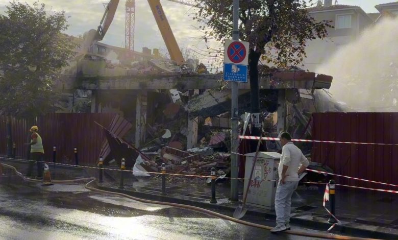 Kontrolsüz yıkım tehlike saçtı, bina parçaları caddeye savruldu 1 kontrolsuz yikim tehlike sacti bina parcalari caddeye savruldu 348a89467a35 |