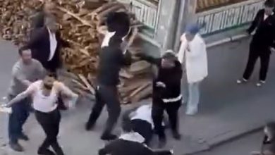 Küçükçekmece’de iki grup arasında bıçaklı sopalı kavga kameraya yansıdı 3 kucukcekmecede iki grup arasinda bicakli sopali kavga kameraya yansidi afe6d2025a7f |