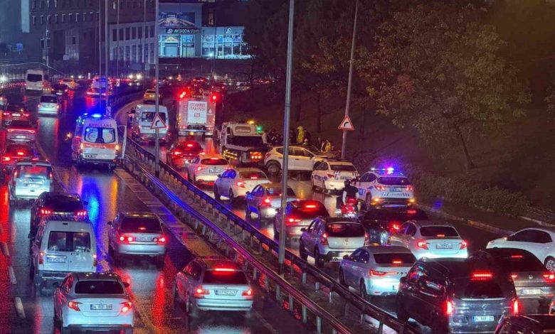 kucukcekmecede kontrolden cikan otomobil aydinlatma diregine carpti 1 yarali bb33ad3d82aa |