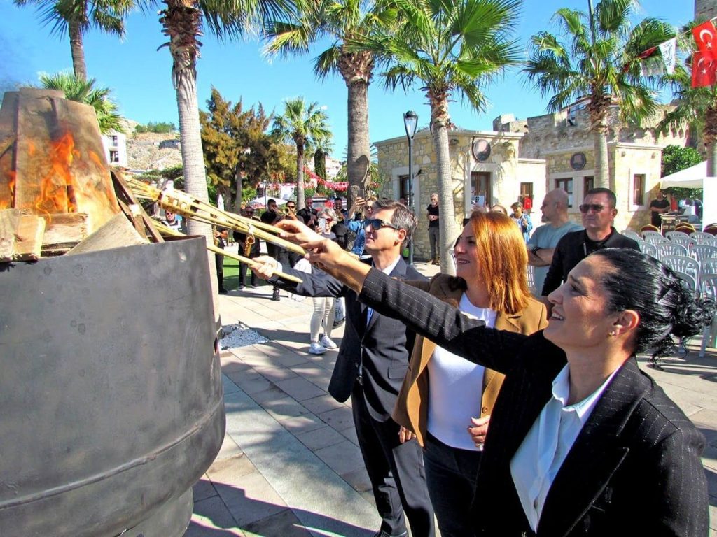 kultur yolu festivalinin coskusu bu yil cesmede de yasaniyor 35621cf1847f |