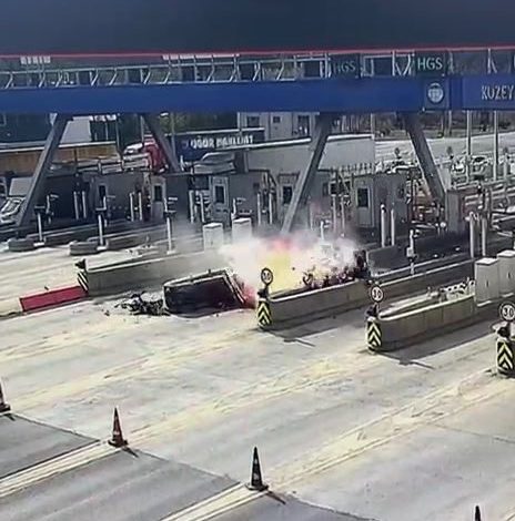 kuzey marmara otoyol gisesinde feci kaza kamerada 82f57eeb9dce |