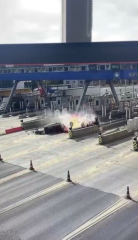 kuzey marmara otoyol gisesinde feci kaza kamerada 82f57eeb9dce |