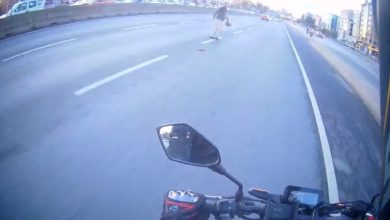 Maltepe’de yola atlayan yaya trafiği tehlikeye attı: O anlar bir motosikletlinin kamerasına yansıdı 4 maltepede yola atlayan yaya trafigi tehlikeye atti o anlar bir motosikletlinin kamerasina yansidi 37aada100d52 |