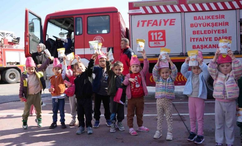 minik ogrencilerden itfaiyecilere anlamli ziyaret a0b72f80a1fd |