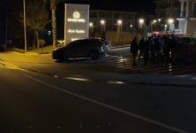 motosikletli saldirganlar 4 kisinin bulundugu otomobili kursunladi 7237156ad7a2 |